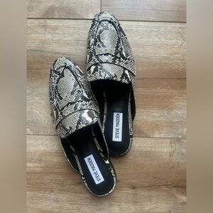 STEVE MADDEN SNAKE SKIN LOAFER BRAND NEW